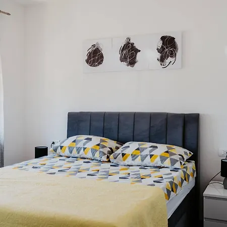 Modern With Terrace Apartment